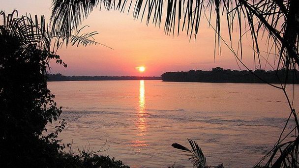 Река Мадре де Диос в Пуэрто-Мальдонадо