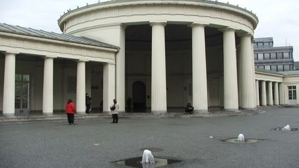 Фонтан Элизенбруннен в Северном Рейн-Вестфалии