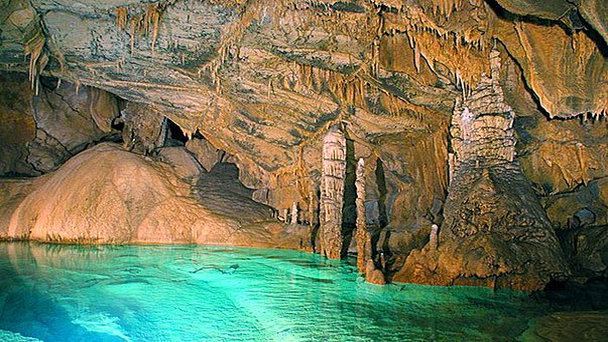 Пещера Krizna Jama в Постойне