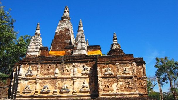 Храм Wat Shet Yot в Чианг Маи