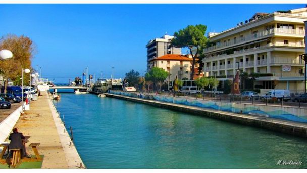 Канал в Риччоне