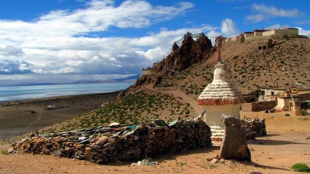 Монастырь Чиу Гомпа (Птичий монастырь) в Тибете