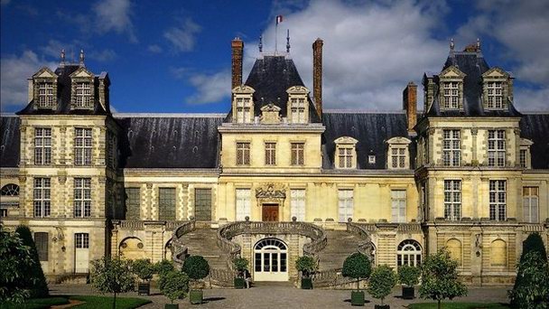 Дворец Фонтенбло в Париже