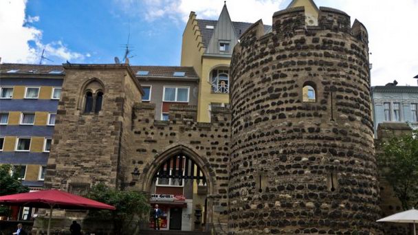 Башня Sterntor. Крепостная стена в Северном Рейн-Вестфалии