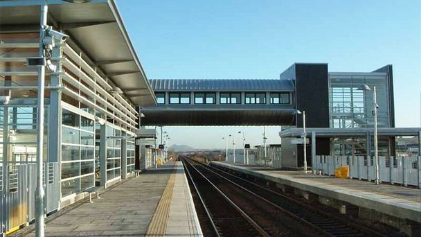 Железнодорожная станция Edinburgh Park в Шотландии