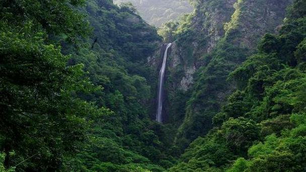 Водопад Лошань в Тайчжуне