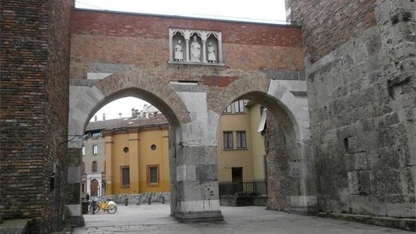 Ворота Пустерла ди Сант Амброджо в Милане Ворота Пустерла ди Сант Амброджо в Милане