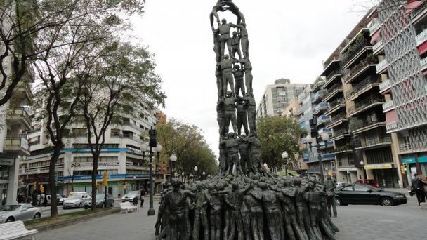 Скульптура Als Castells в Таррагоне