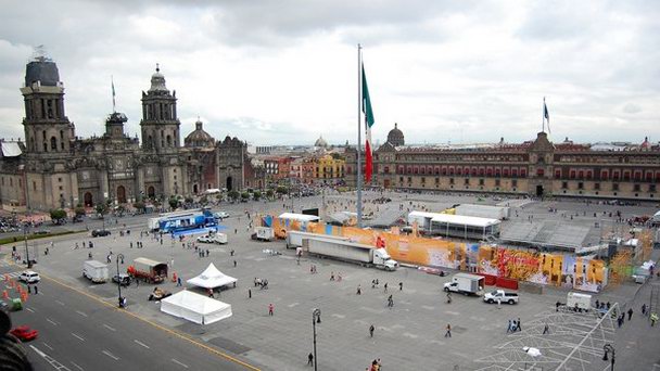 Площадь Сокало в Мехико