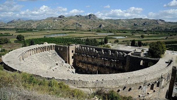 Дворец-театр Зенона в Белеке