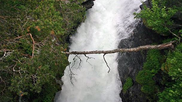 Водопад Слеттафоссен в Домбосе