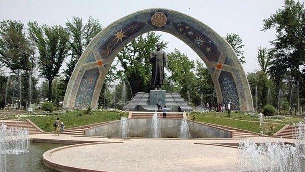 Памятник Рудаки в Душанбе Памятник Рудаки в Душанбе
