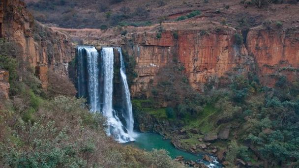Водопад на реке Элендсривьер в Парке Крюгера и Мпумаланга