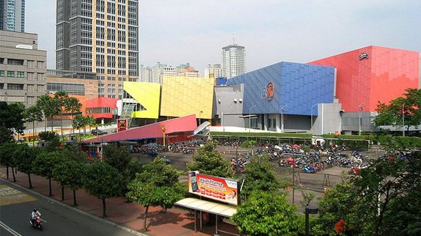 Торговый центр Entertainment X`nter на Яве