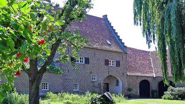 Замок Ван Мерло в Лимбурге Замок Ван Мерло в Лимбурге