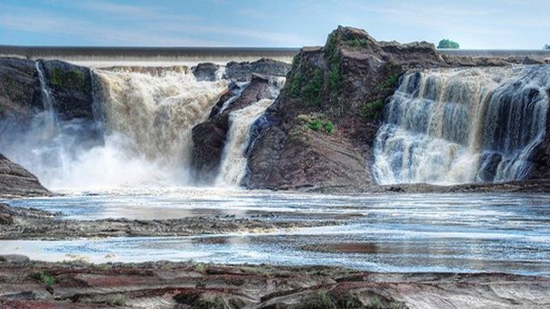 Водопад Шодьер в Квебеке