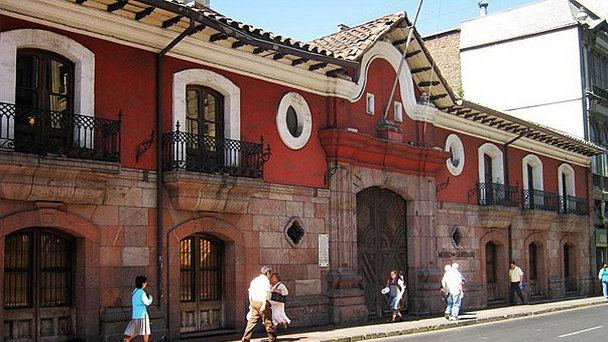 Музей Сантьяго в доме Каса-Колорада Музей Сантьяго в доме Каса-Колорада