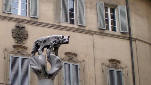 Контрада Волчицы в Тоскане Контрада Волчицы в Тоскане