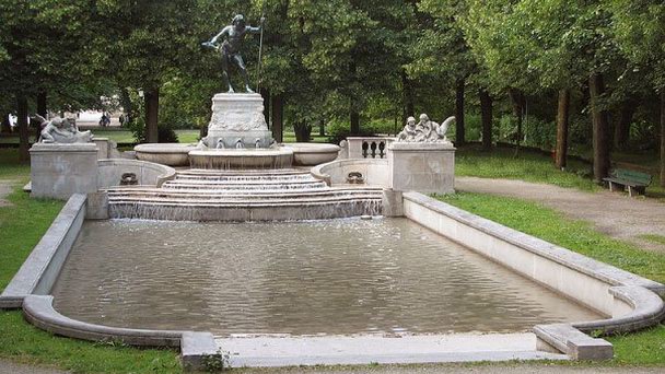 Фонтан Отец Рейн (Vater-Rhein-Brunnen) в Мюнхене