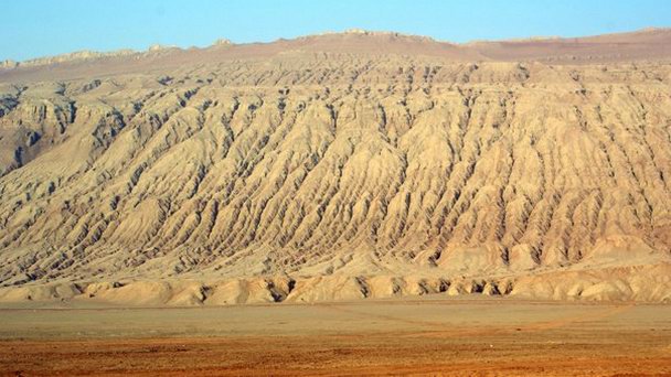 Красные (Огненные) горы в Синьцзяне-Уйгурском автономном район