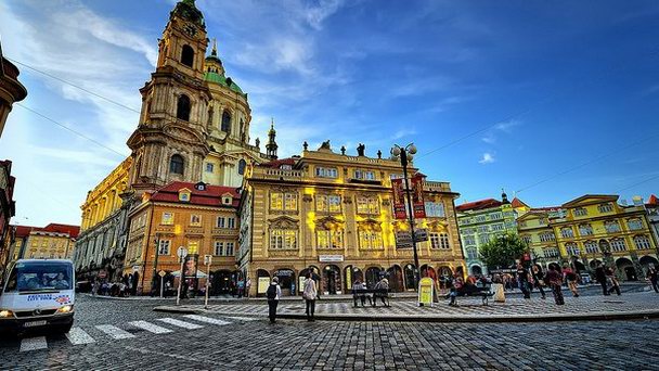 Малостранская площадь в Праге