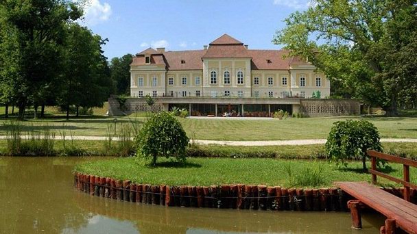 Отель-дворец Graf Apponyi 4* в Хёдесе Отель-дворец Graf Apponyi 4* в Хёдесе