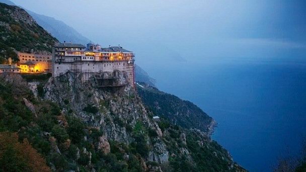 Гора Афон в Халкидики