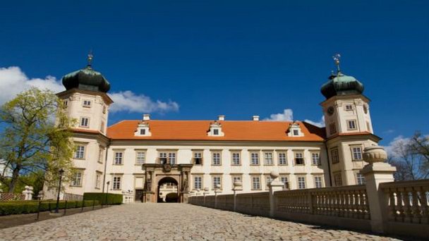 Замок Мнишек-под-Брды в Праге Замок Мнишек-под-Брды в Праге