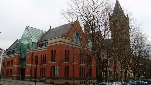 Здания суда городской полиции в Англии