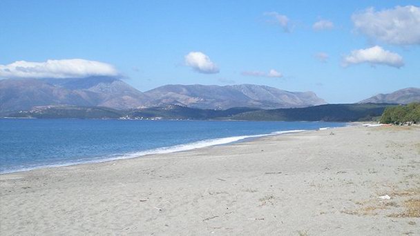 Пляж Mavrovouni в Каламбаке