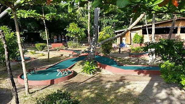 Клуб Koh Tao Bowling & Mini-Golf в Сураттхани