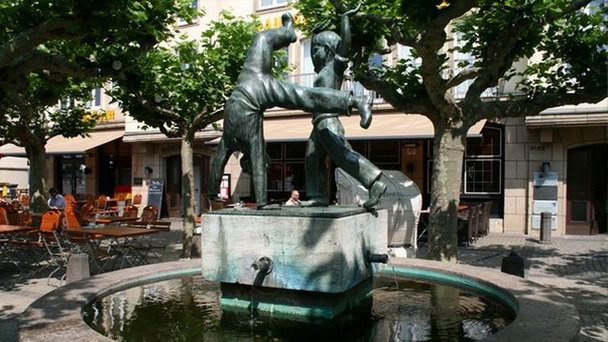 Скульптура Радшлегер в Дюссельдорфе