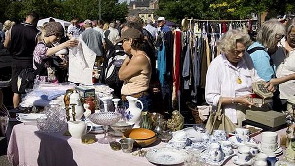 Блошиный рынок Mercado de las Pulgas в Буэнос-Айресе