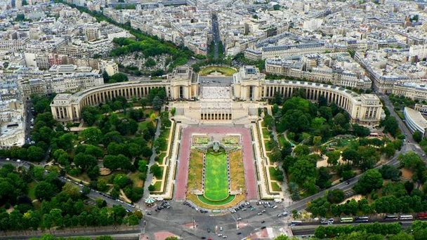 Площадь Трокадеро в Париже