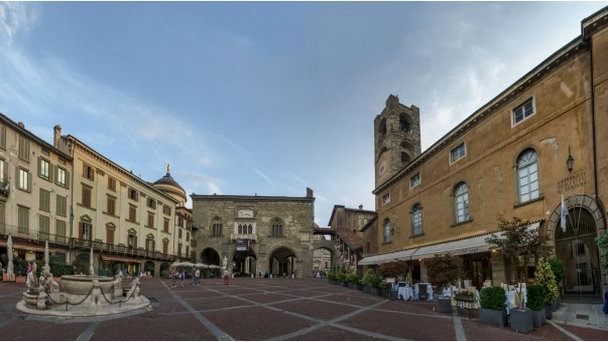 Старая площадь в Бергамо