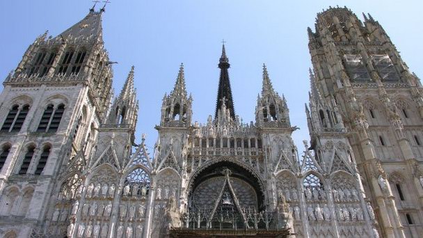 Церковь Сен Маклу в Нормандии