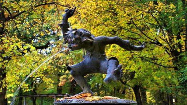 Фонтан Пумукль (Pumucklbrunnen) в Мюнхене