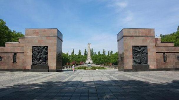 Советский военный мемориал в Берлине