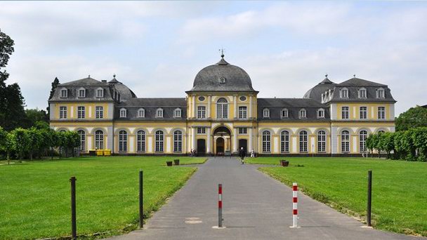 Дворец Поппельсдорф в Северном Рейн-Вестфалии