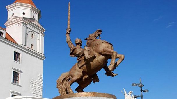 Памятник Святополку в Братиславе