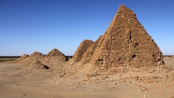 Царские гробницы Напаты в Хартуме Царские гробницы Напаты в Хартуме