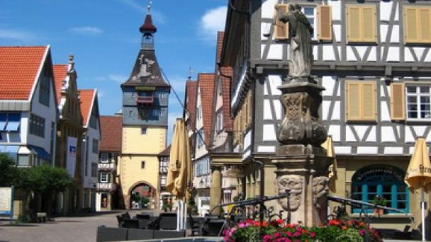 Фонтан Marktbrunnen в Саксония-Анхальт Фонтан Marktbrunnen в Саксония-Анхальт