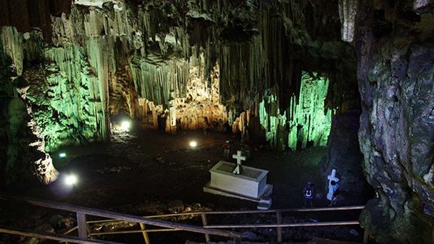 Пещера Мелидони на Острове Крит