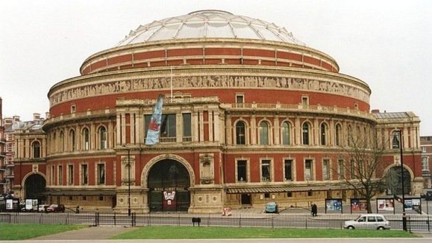 Альберт-холл в Лондоне