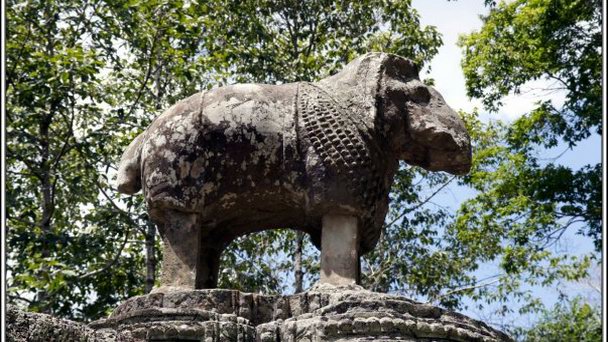 Храм Пимеанакас (Phimeanakas) в Сием Рипе