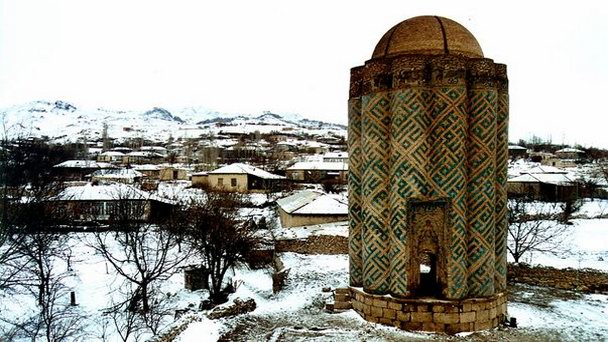 Мавзолей в селении Карабаглар в Нахичевани