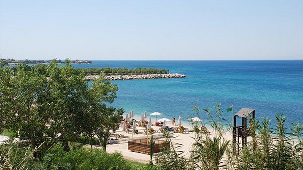 Пляж ЭОТ Клаб Алимос в Афинах