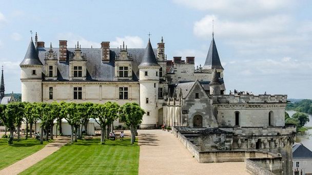 Замок Амбуаз в Долине Луары