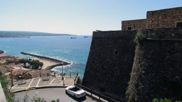 ИТАЛИЯ. КАЛАБРИЯ. ПИЦЦО.Замок Фердинанда Арагонского в Калабрии