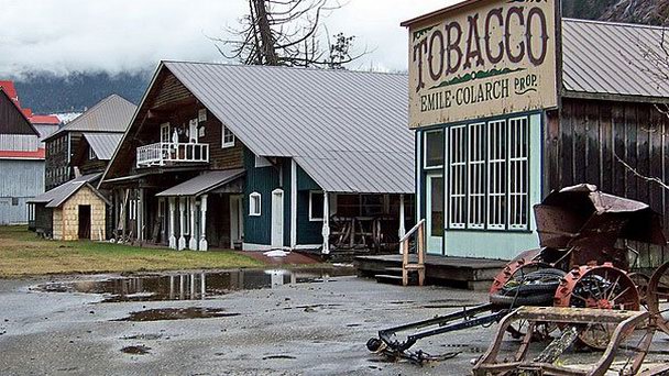 Город-призрак Three Valley Gap в Британской Колумбии Город-призрак Three Valley Gap в Британской Колумбии
